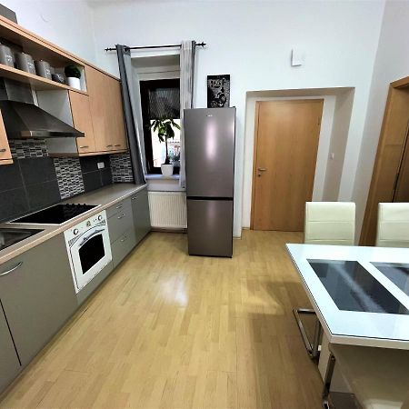 Viktorija City Center Apartment Ljubljana Ngoại thất bức ảnh